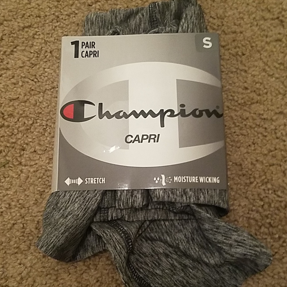 (4 for $10) NWT Champion capri active leggings